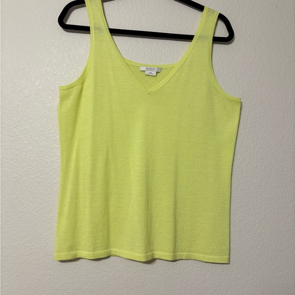 Classics by Worth Tops - Chartreuse Cashmere V neck Tank Layering Lightweight Yellow Soft Top. Classics M
